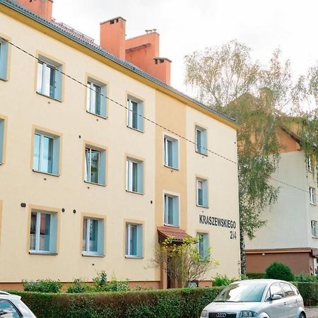 Apartamenty Everysky - Kraszewskiego 2 Еленя-Гура Экстерьер фото