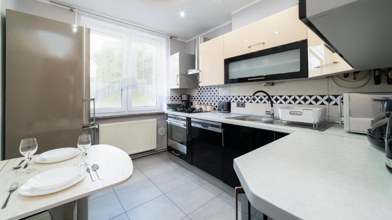 Apartamenty Everysky - Kraszewskiego 2 Еленя-Гура Экстерьер фото