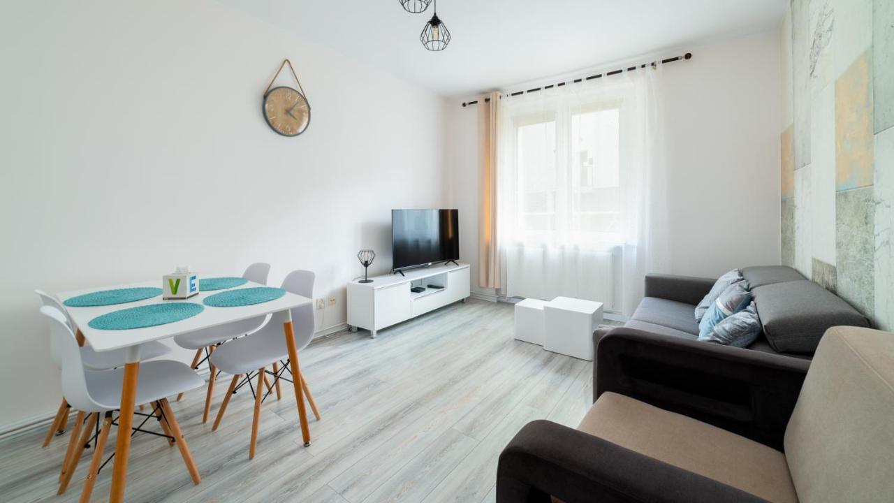 Apartamenty Everysky - Kraszewskiego 2 Еленя-Гура Экстерьер фото