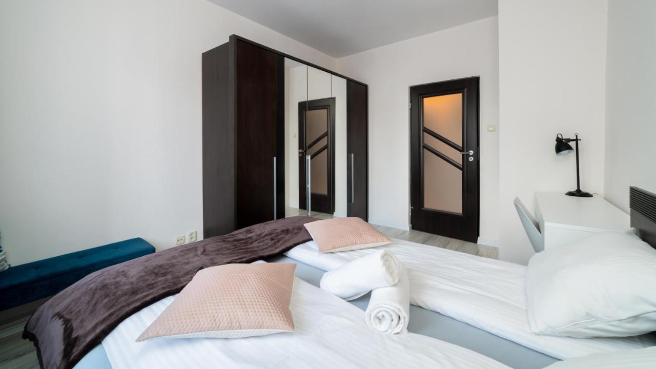 Apartamenty Everysky - Kraszewskiego 2 Еленя-Гура Экстерьер фото